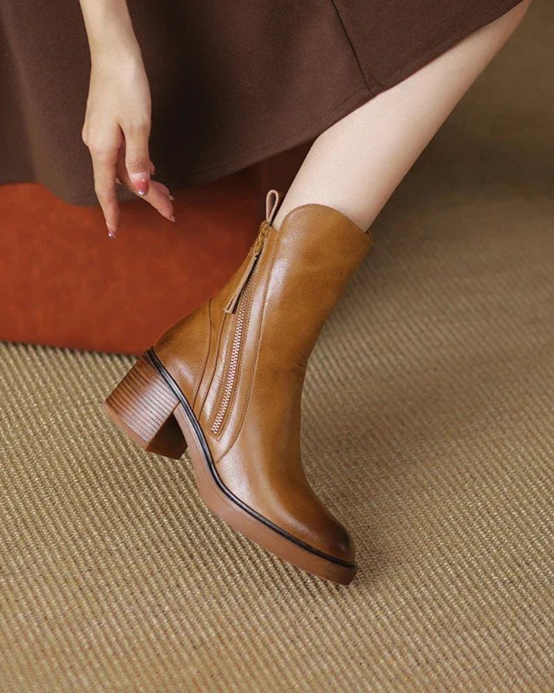 Black Leather Ankle Boots in Black - View 15.0 | Roselva
