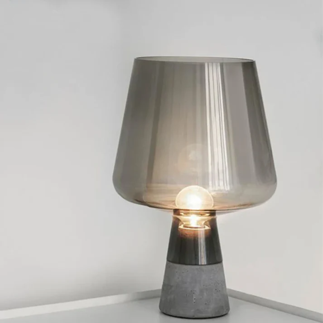 Industrielle Tischlampe | Handgefertigt & Robust | Warmes Licht | Glas & Stein