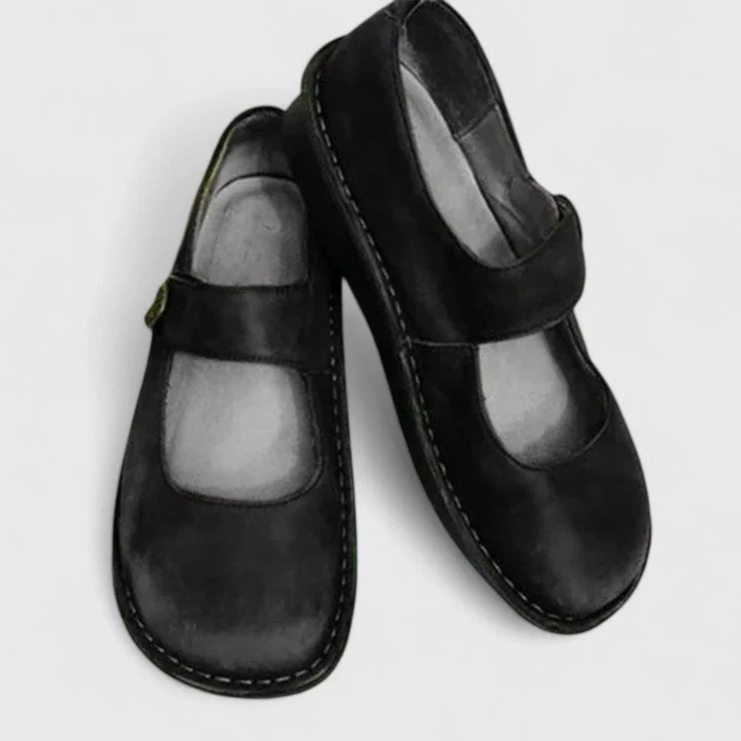 Livia | Eleganta Slip-On Skor med Detaljer