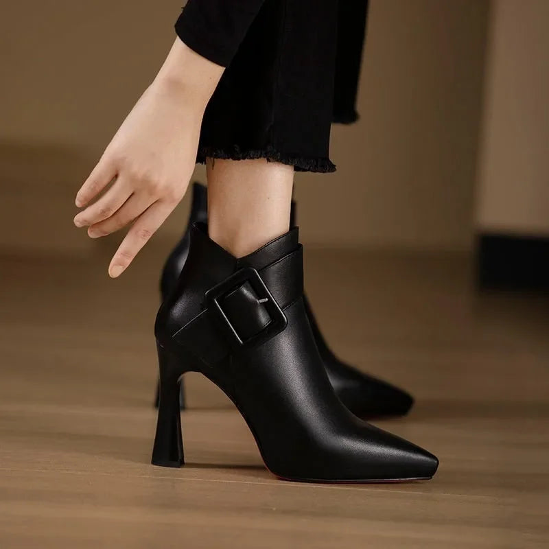 Vireya - Pointed toe ankle boots with high heels
