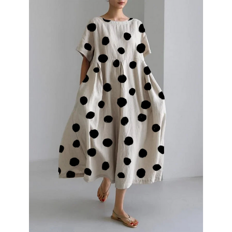 Casual Long Dress with Iconic Polka Dots and Freedom of Movement for Summer Days