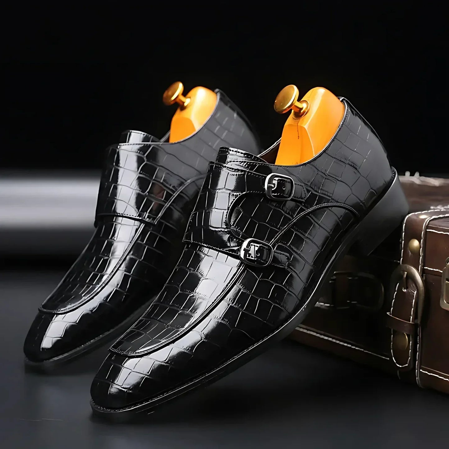 KrokSiluett® by skörten Sweden: Timeless Italian-Swedish Design with Crocodile-Grain Leather Detailing