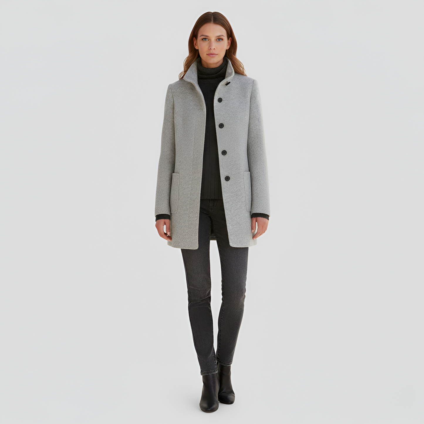Cappotto femminile elegante dal design essenziale