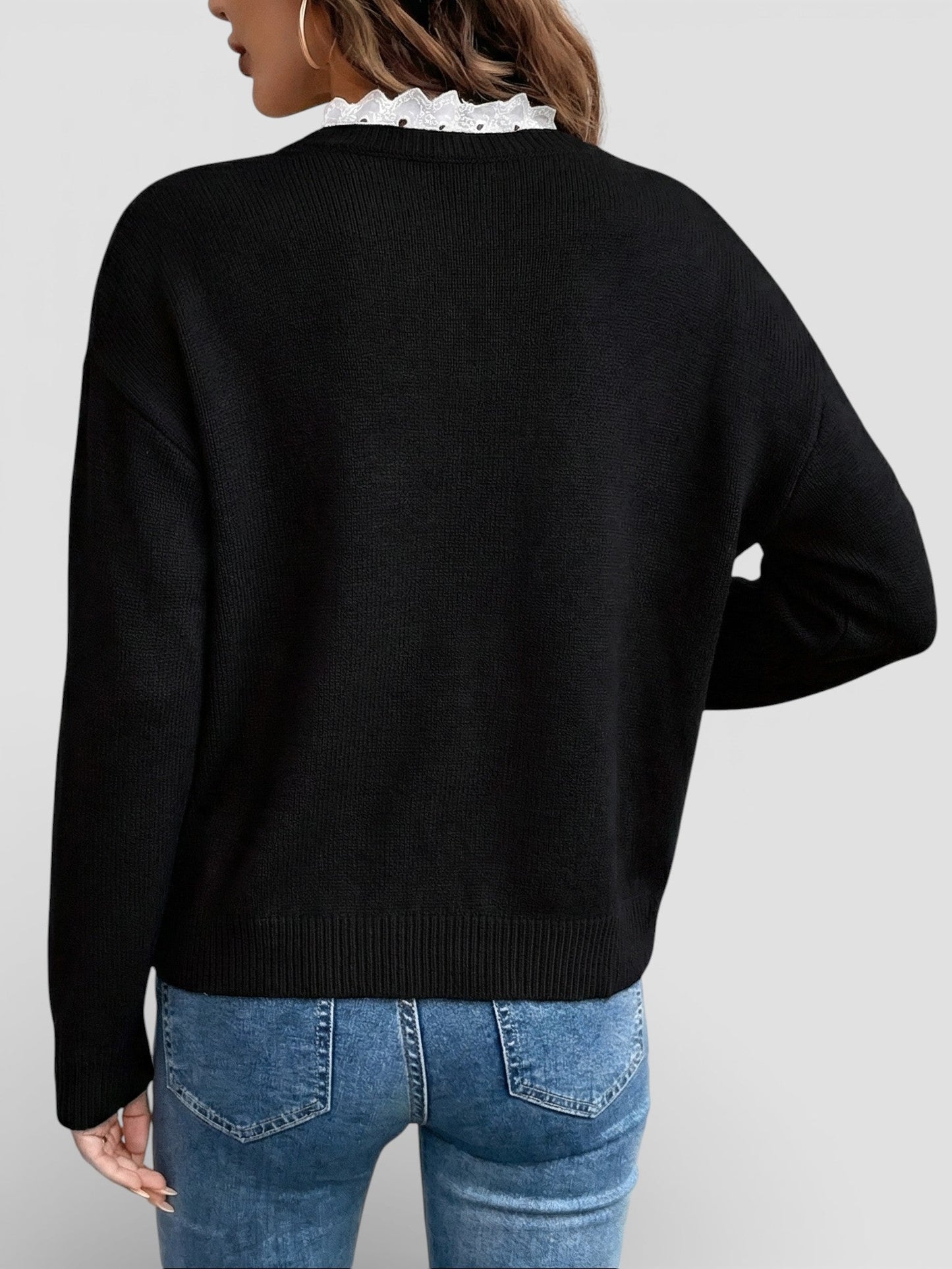 Klara | Pleteni top s elegantnim čipkastim ovratnikom