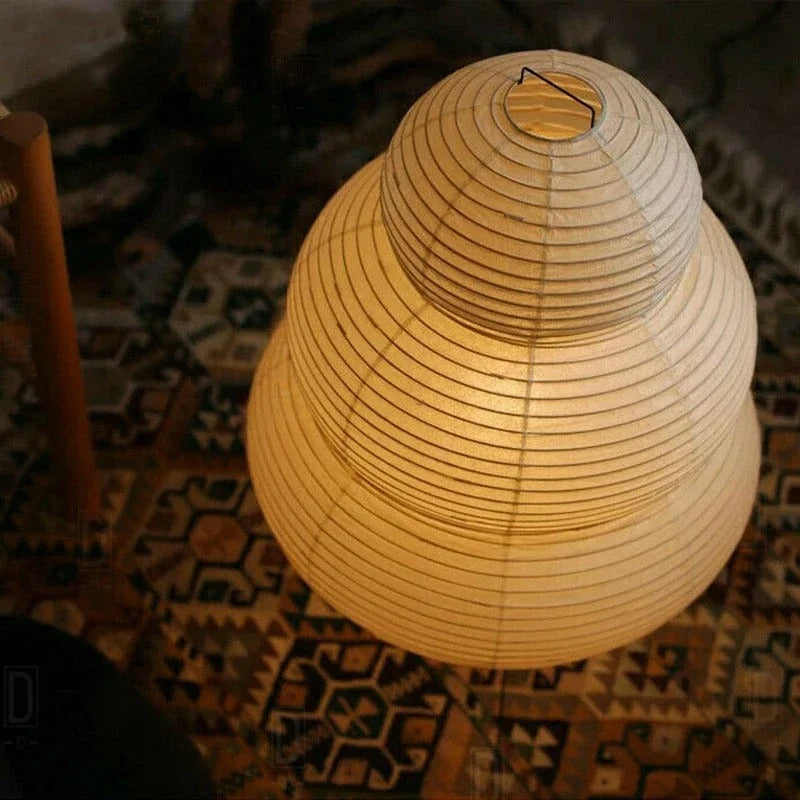 Hikari Washi Stehleuchte - Japanische Reispapier-Stehleuchte mit kugelförmigem Design und weichem, warmem Licht