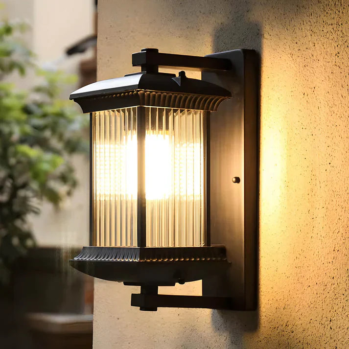 Pavo Außenwandleuchte – warmes Licht im eleganten Laternenstil
