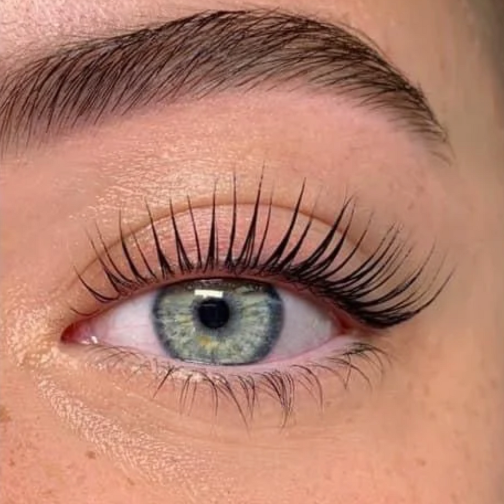 Emily™ - jouw natuurlijke Wimpergroeiserum!