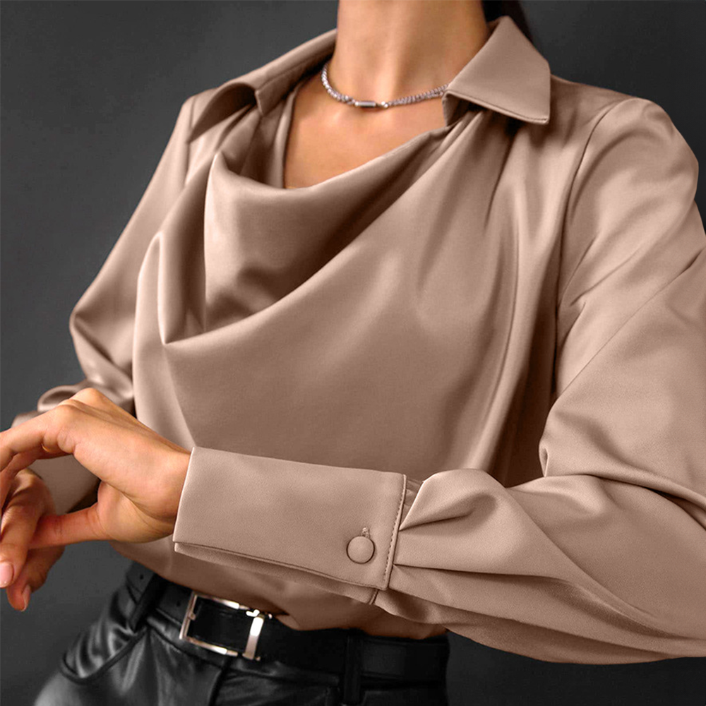 Melusina | Satijnen blouse met lange mouwen – omgeslagen kraag, gedrapeerde top