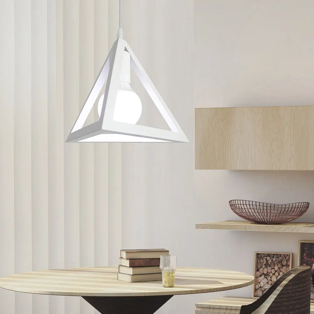 GlowPyramid - Stilfuld pendel med vintage-inspireret design og hyggelig belysning