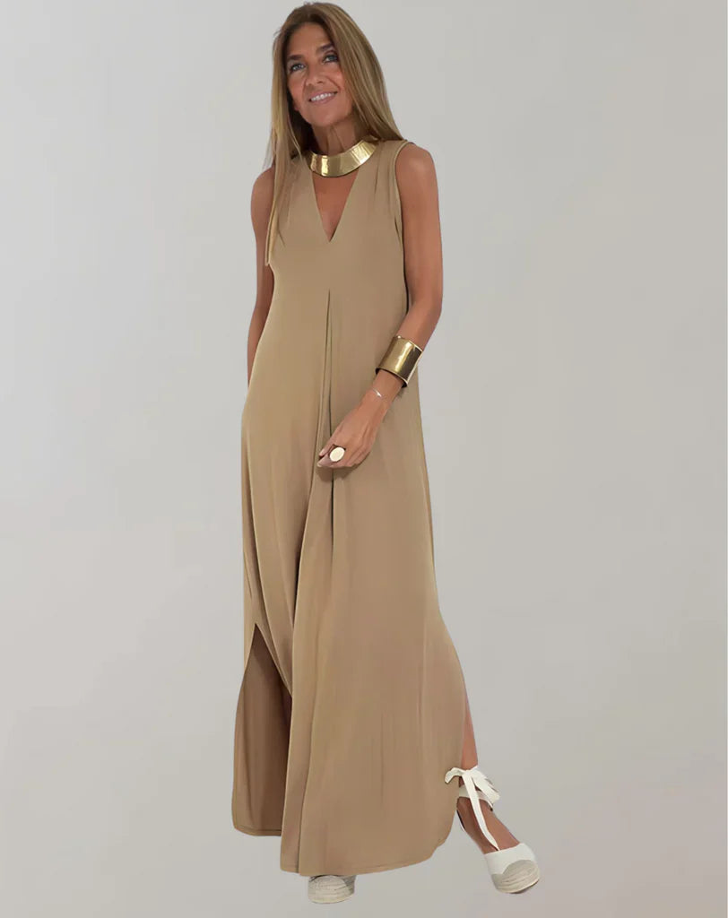 Mia - Robe longue chic sans manches avec col en V et détails plissés