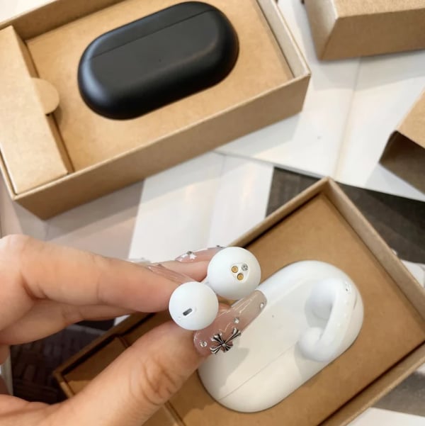 ClipBeat® Wireless Earphones