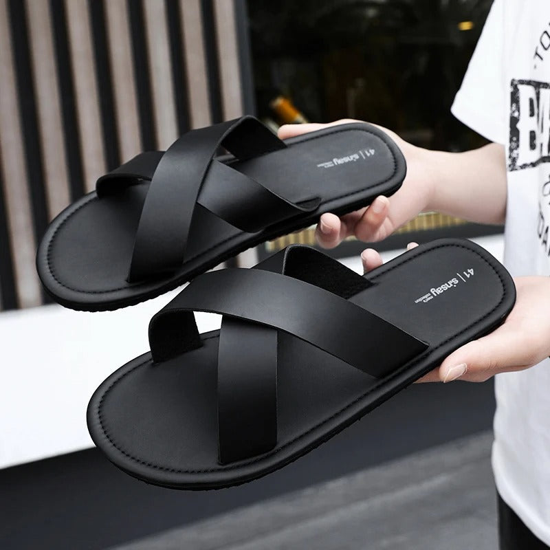 Tom Hollinger | Minimalistische Cross-Strap Sandale