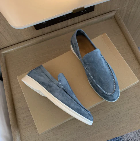 Suedeslippers med gummisål