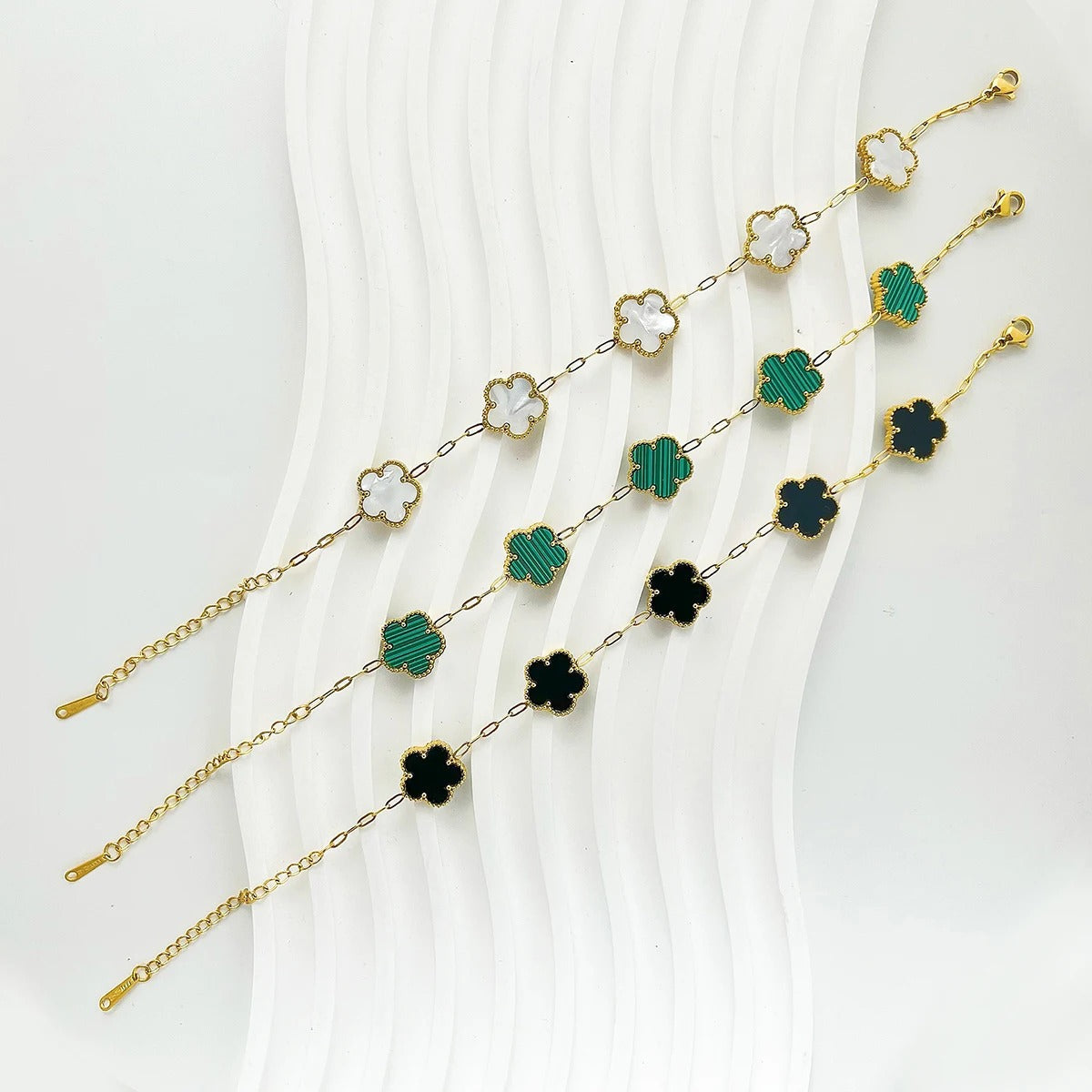 Flora Clover Bracelet (BUY 1 GET 2 FREE)