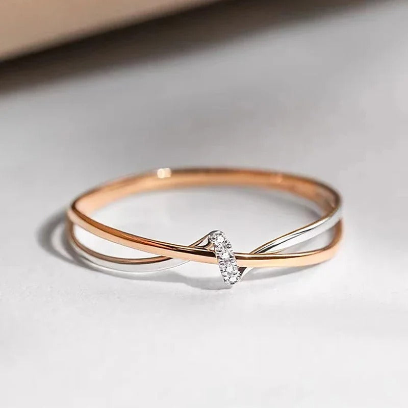 Divifa Criss-cross Ring in Rose Gold-Plated stainless steel