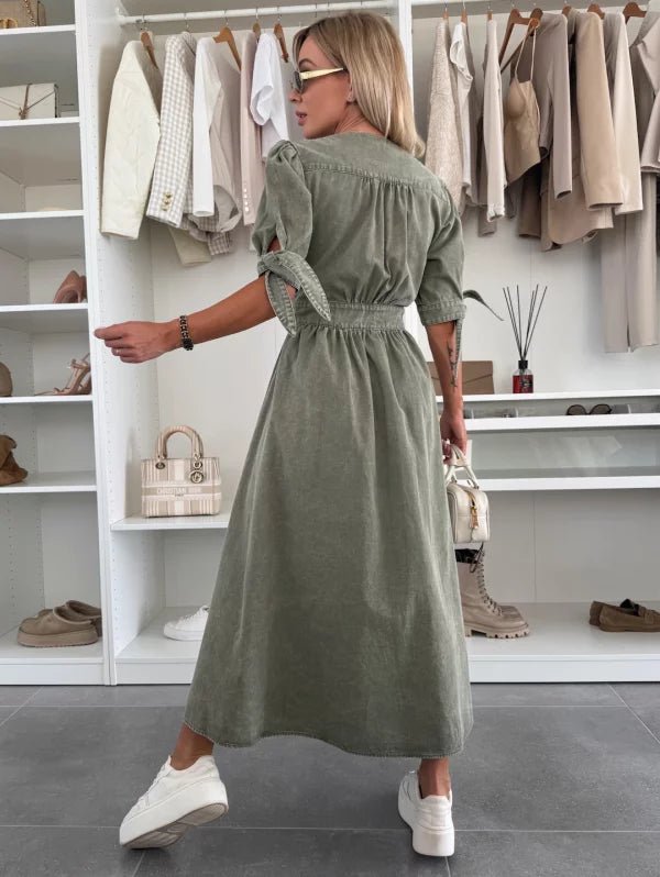 Robe Midi Femme en Jean Boutonnée Col V pour Style Élégant et Féminin