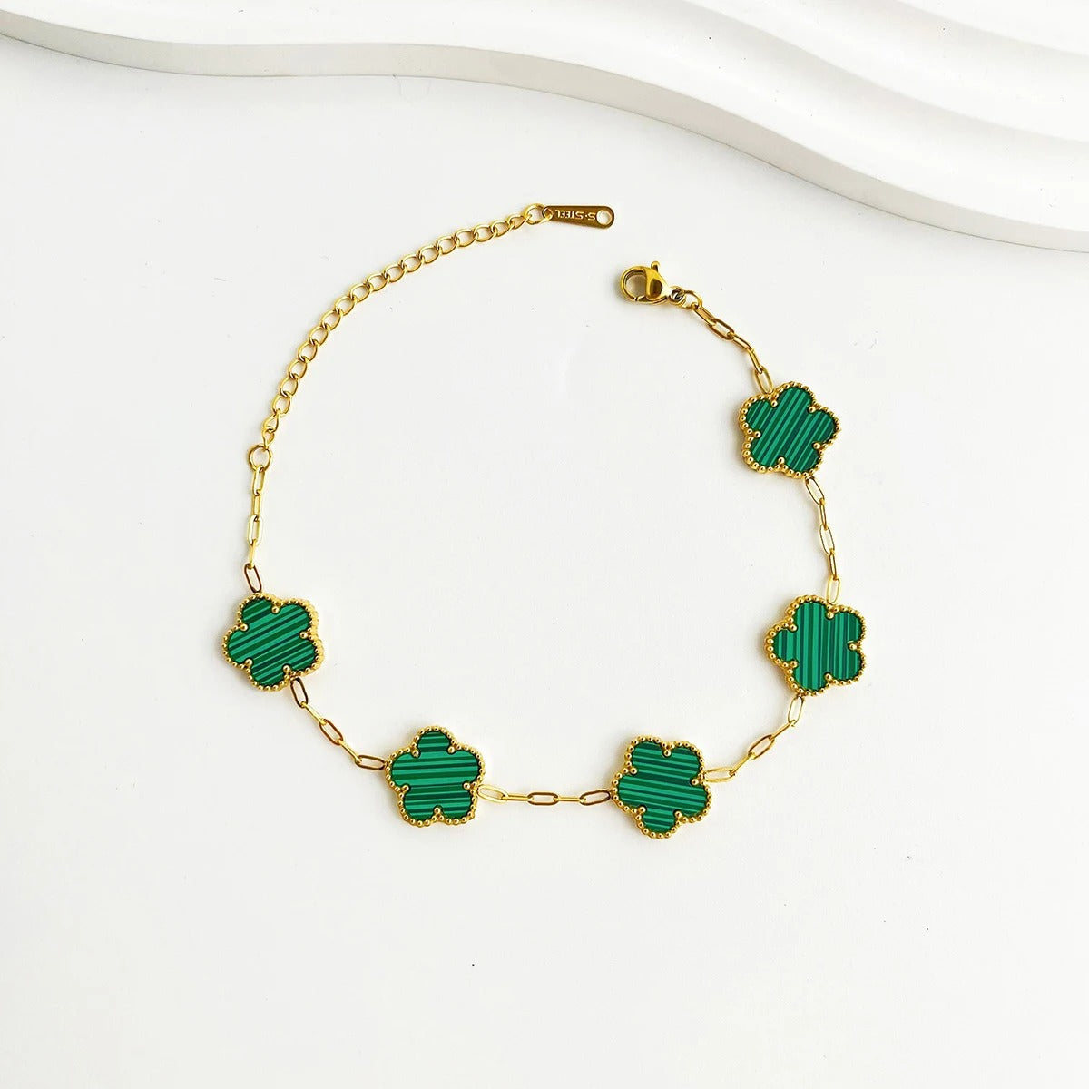 Flora Clover Bracelet (BUY 1 GET 2 FREE)