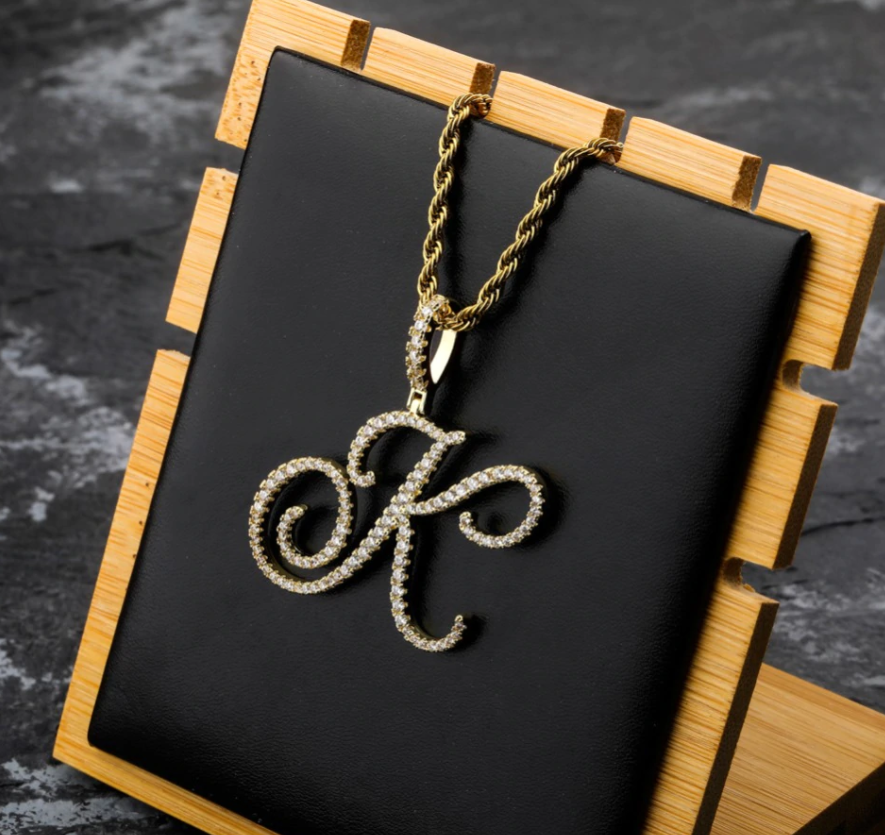 Cursive Pendant Necklce