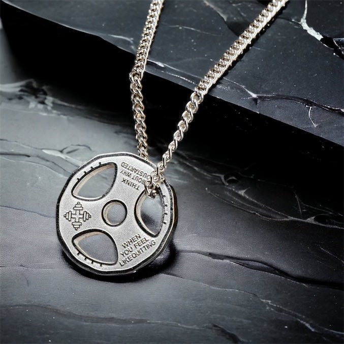 THE PLATE NECKLACE