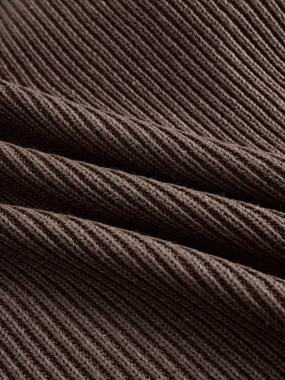 Schickes Strickkleid mit Rüschen