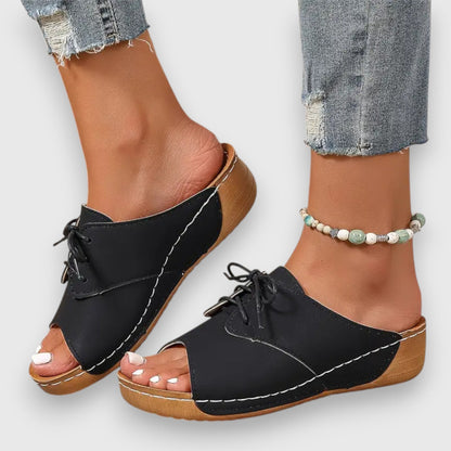 Saskia – Vintage-Style Sandal