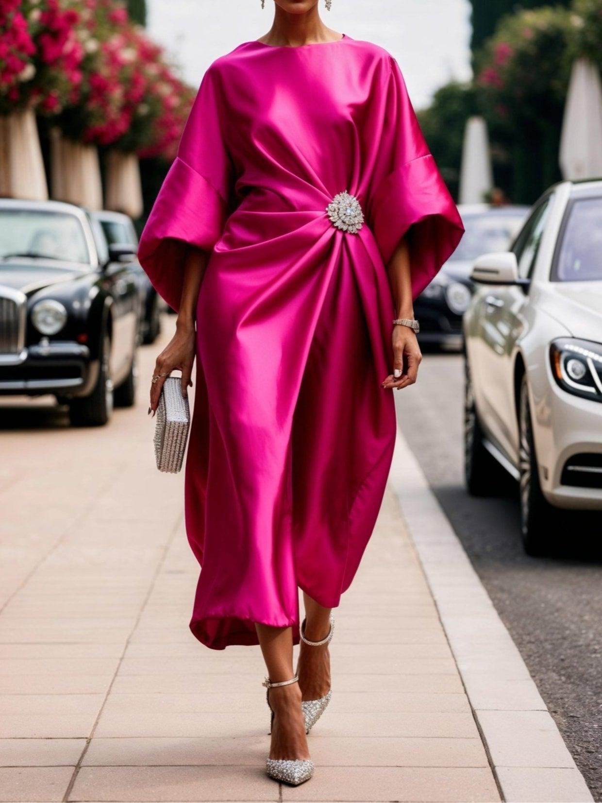 Xyra - Schimmerndes Satin Maxikleid
