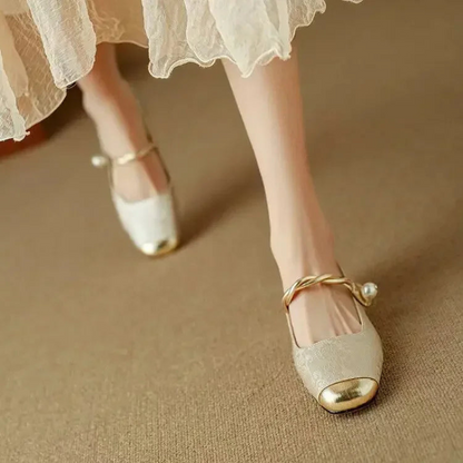Hazel – Sandalen met lage hak en ronde neus Velani