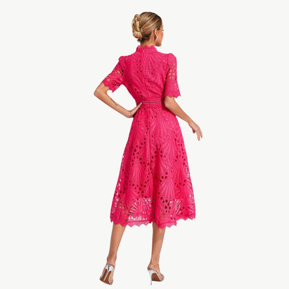 Elizabeth - Kant Jurk met Holle Details Ronde Hals en Middenkuit Lengte