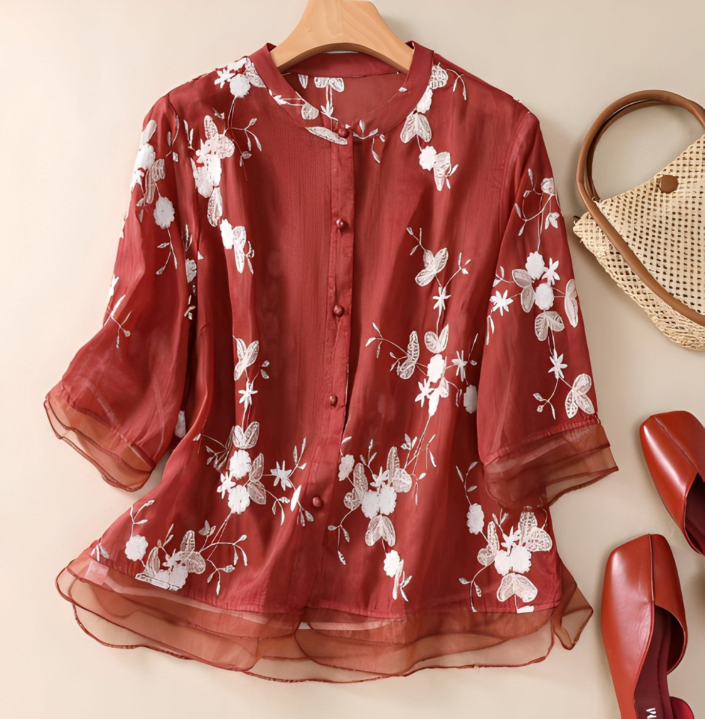 Christine - Blouse élégante avec fleurs brodées pour femmes