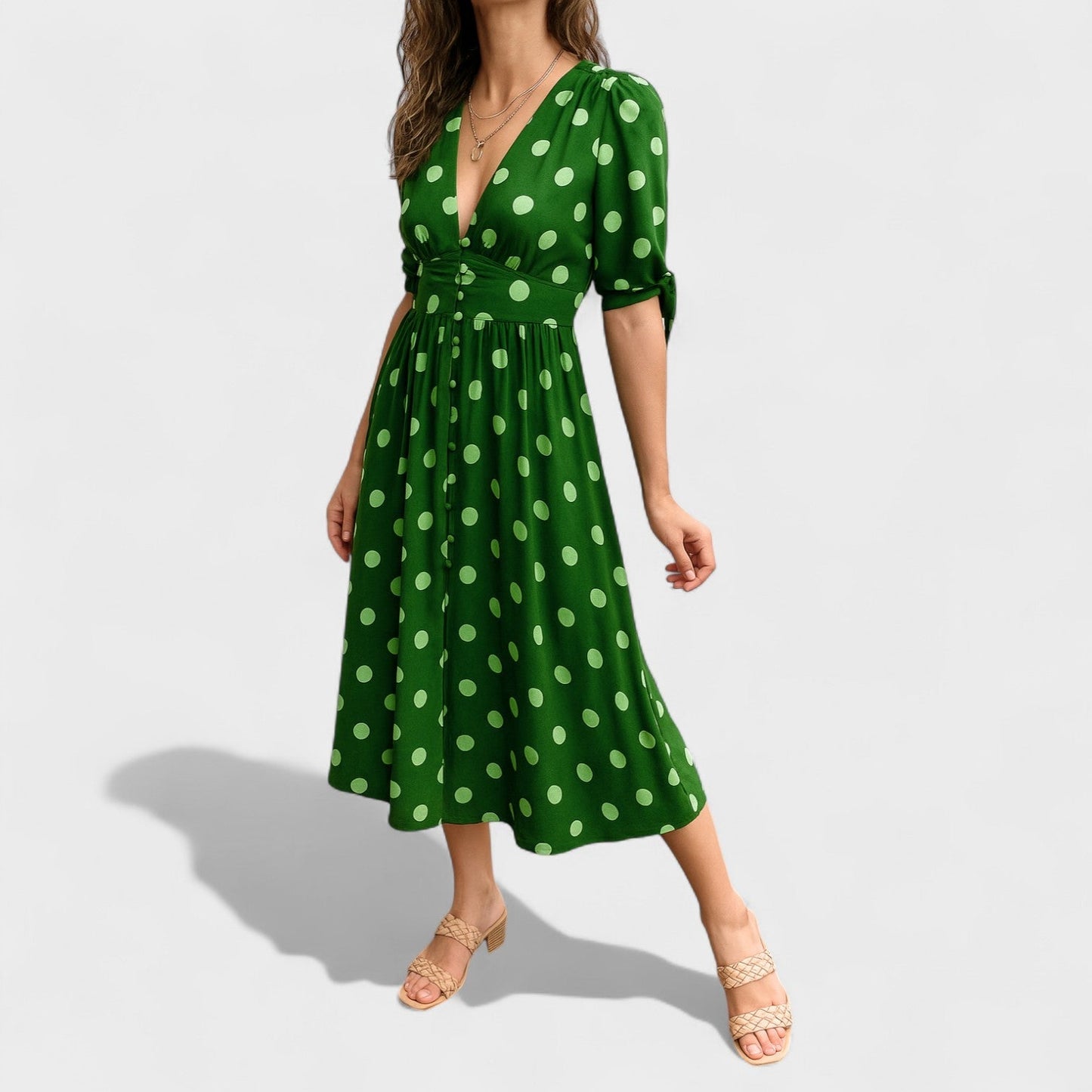 Eva – Vestido Midi de Lunares que realza tu feminidad