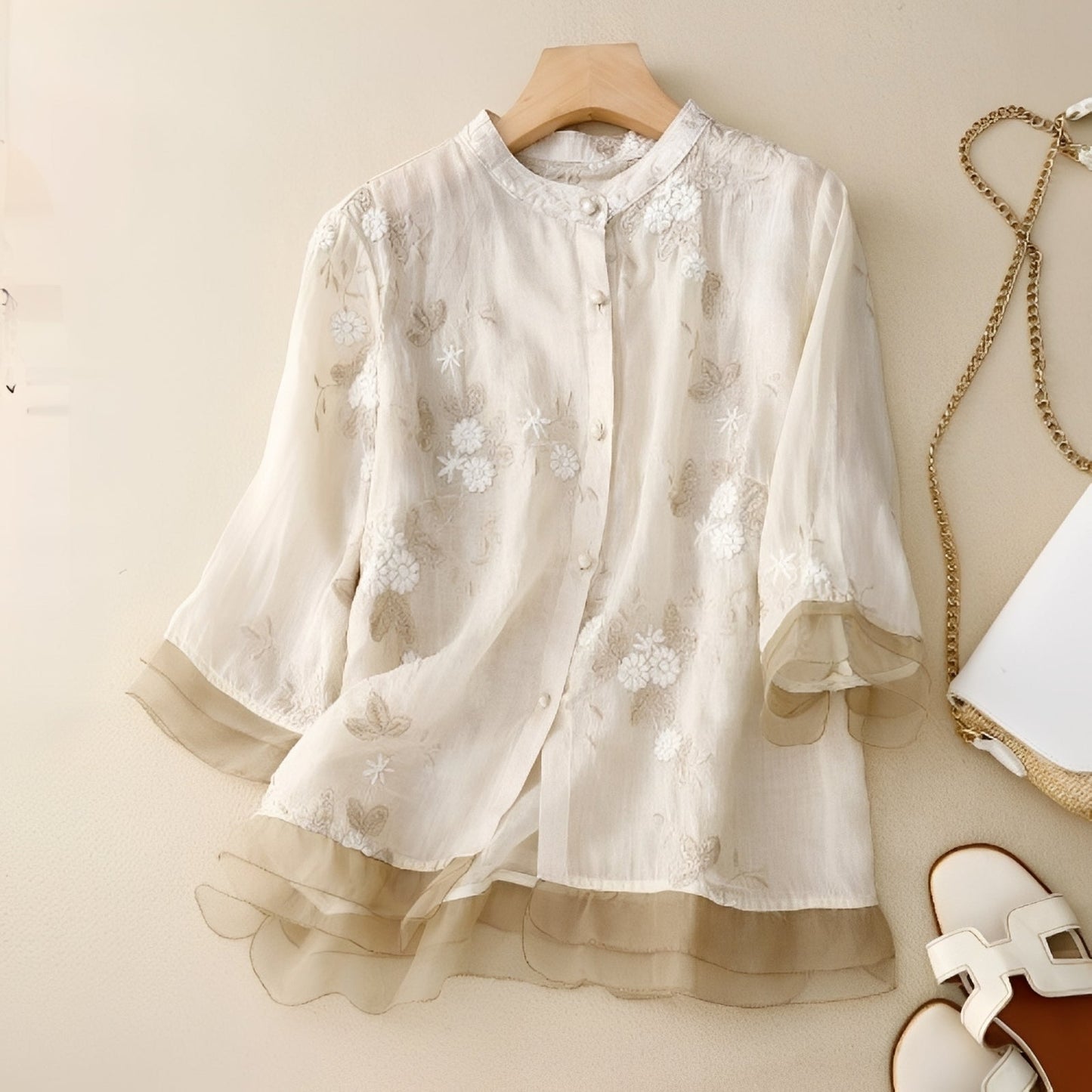 Christine - Blouse élégante avec fleurs brodées pour femmes