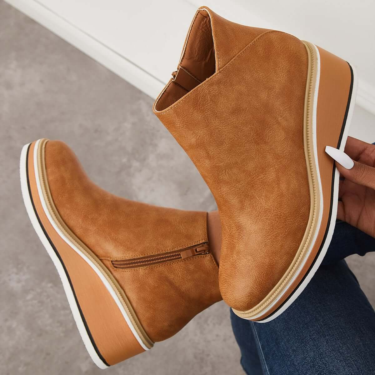 Trendige Damen Stiefeletten mit Reißverschluss und Plateau - Alessia