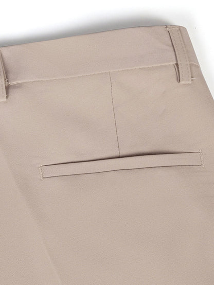 Schlanke Slim-Fit-Hose mit konisch zulaufendem Bein für einen modernen, geradlinigen Look