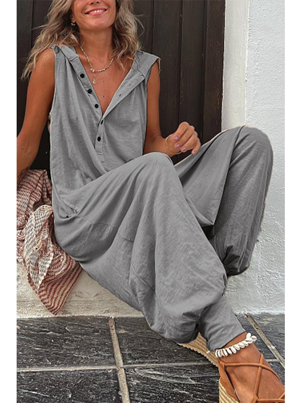 Mette - Halvknapet jumpsuit med hætte og uden ærmer