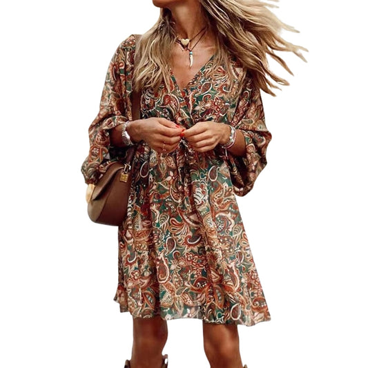 Mini-robe bohème à décolleté en V avec manches cloche