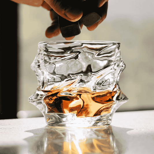 Kristall Whisky-Glas mit facettiertem Design