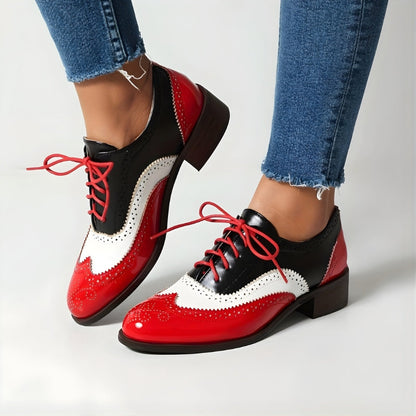 Mireya - Pointed toe shoes with lace up closure