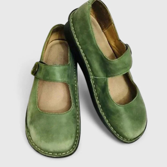Livia | Eleganta Slip-On Skor med Detaljer