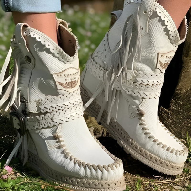 Bottines femme à franges avec laçage et boucle