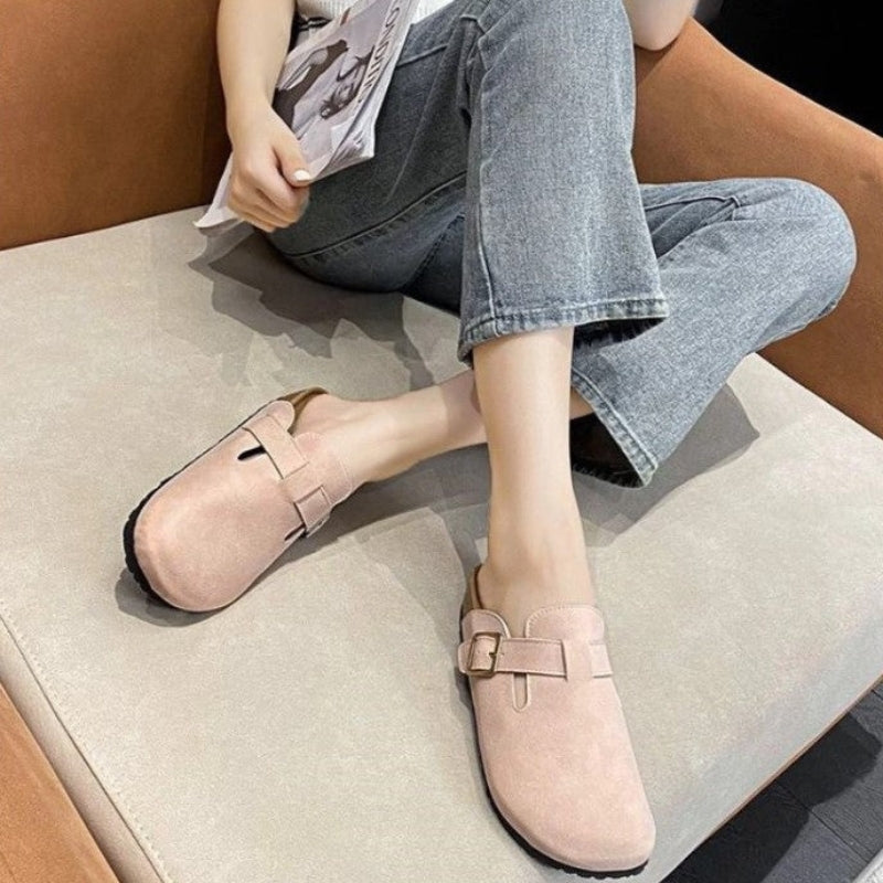 Rosie – Halvåbne Slip-On Tøfler med Justerbar Spænde