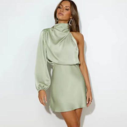 Olivia – Elegante midi-jurk met één schouder lange pofmouwen en vloeiend silhouet