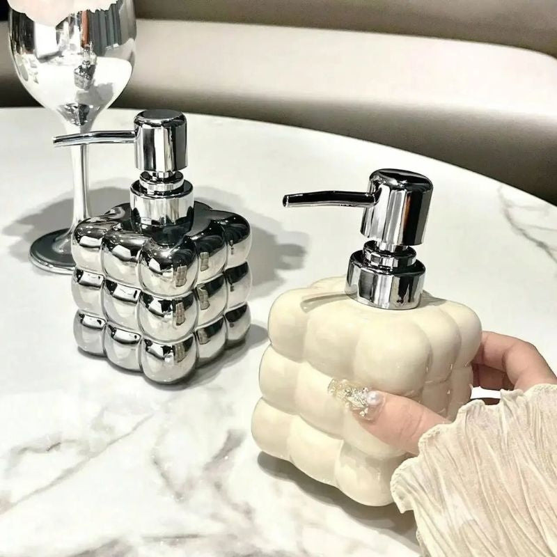 BubbleFlow – Square Soap Dispenser with Bubble Design | Stylish Dispenser for Bathroom and Kitchen