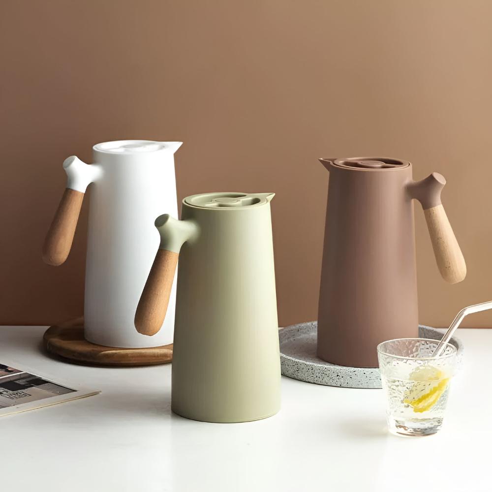 Geïsoleerde Karaf 1 Liter Houten Handvat Dubbelwandig Koffiekaraf Thermos Scandinavisch Design Groen Wit Zwart Rood Bruin | Restfield