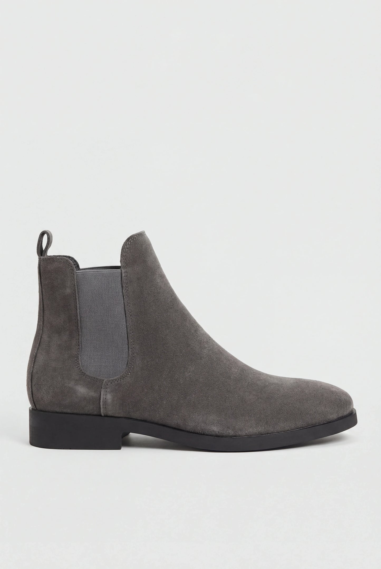 Chelsea Boots til Mænd i Ruskind med Elastiske Sidepaneler - Grå - Boots - Valmont Wear