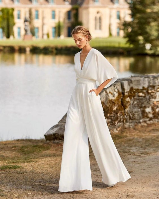 Combinaison Élégante à Col en V et Jambes Larges pour Femme – Tenue Confortable et Stylée