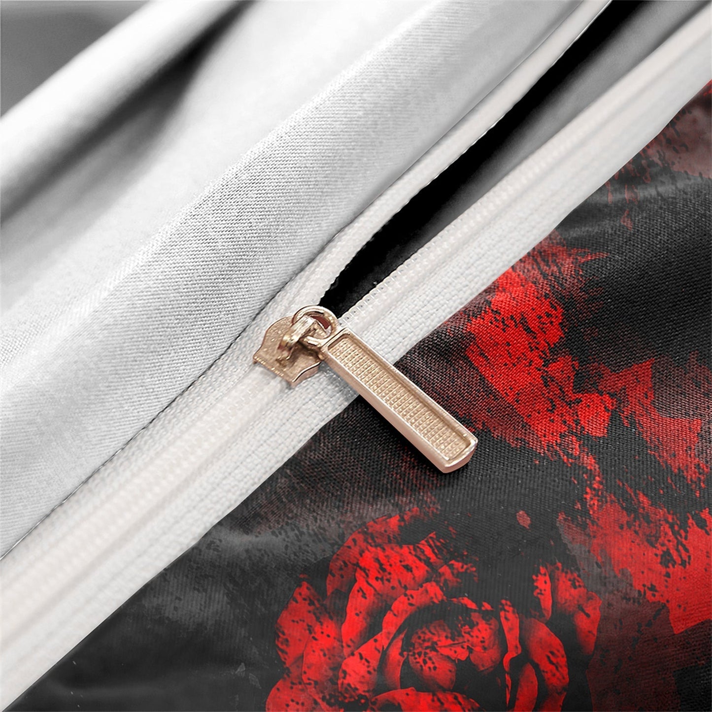 home & garden : Luxe Layers - Hard Rock Rose Skull Dekbedovertrek Beddengoed Set in van Pantino