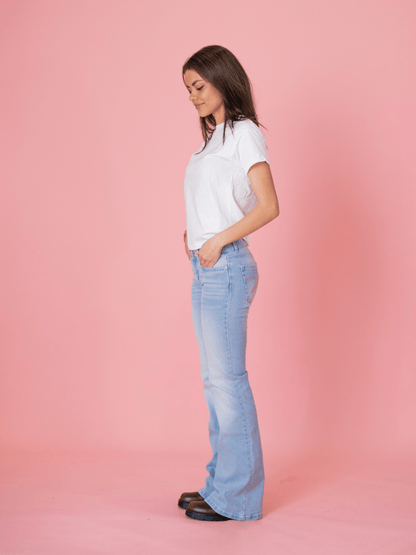 LUNA LOW BOOTCUT JEANS - LIGHT BLUE