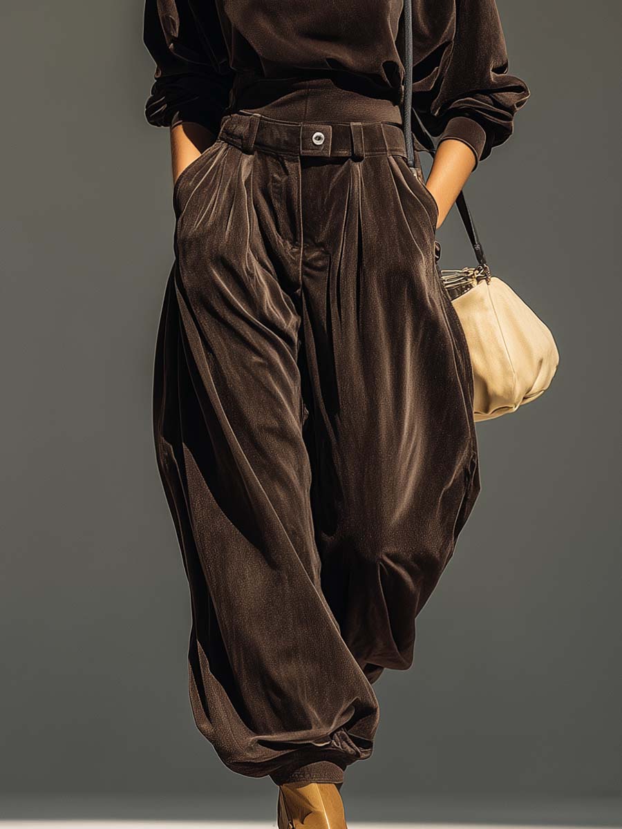 Damen-Set aus Samt-Hoodie und Hose mit Gürtel