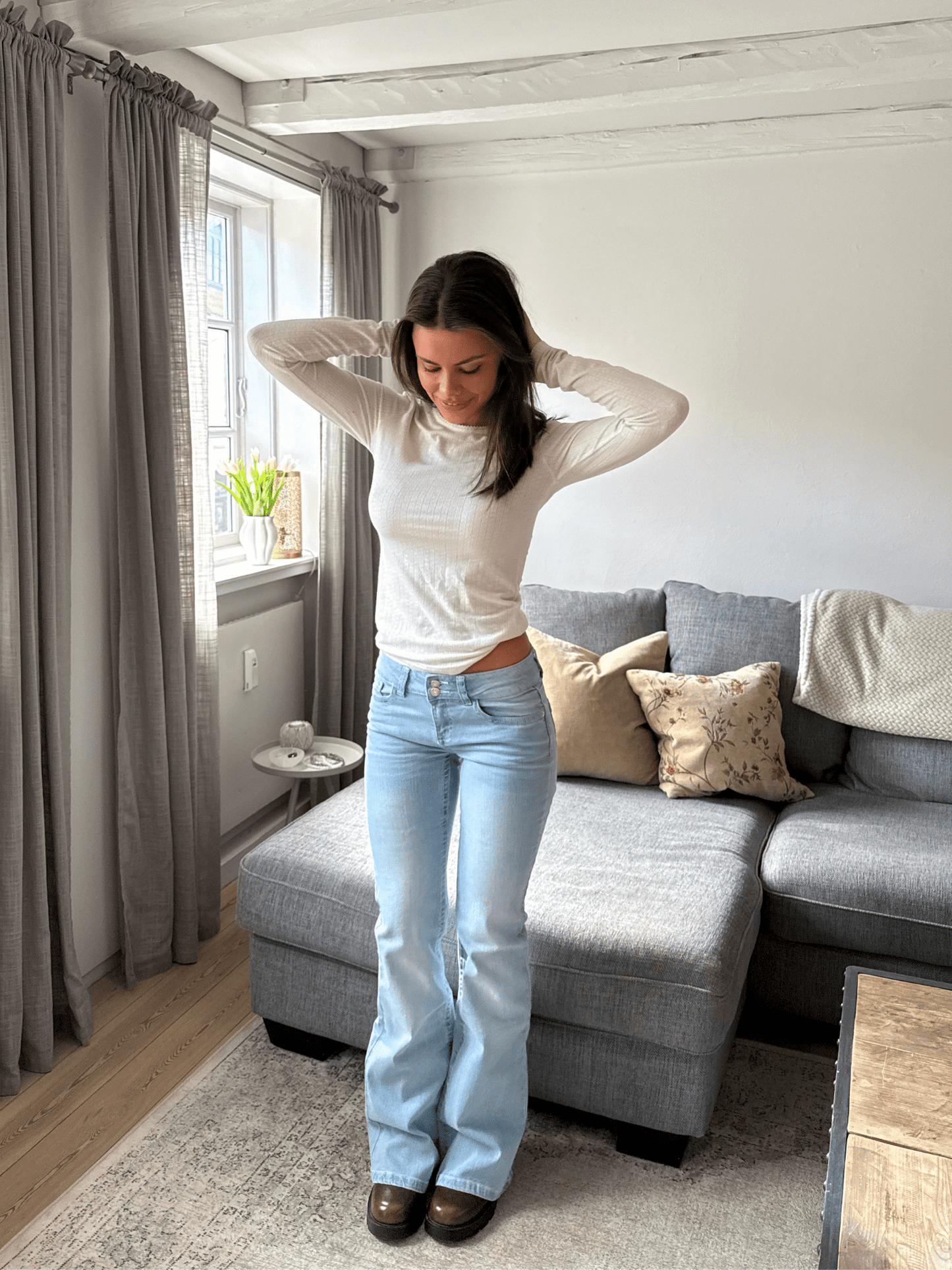 LUNA LOW BOOTCUT JEANS - LIGHT BLUE