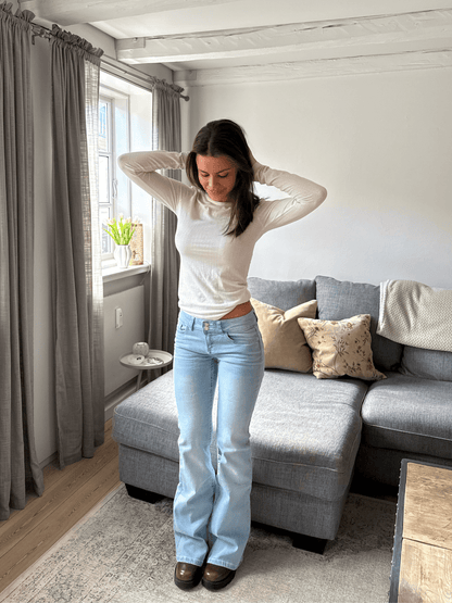 LUNA LOW BOOTCUT JEANS - LIGHT BLUE